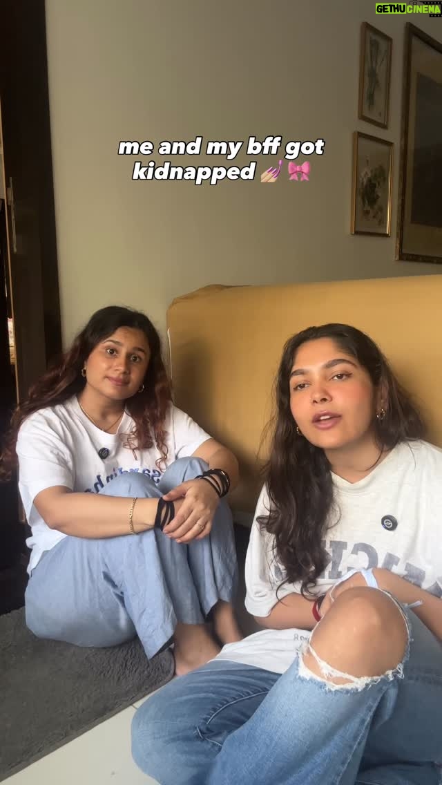 Vagmita Jiji - 43.7K Likes - kidnapper humein 1 ghante ke andar andar wapis lautaane waale hain 💅🏼

#bestie #bff