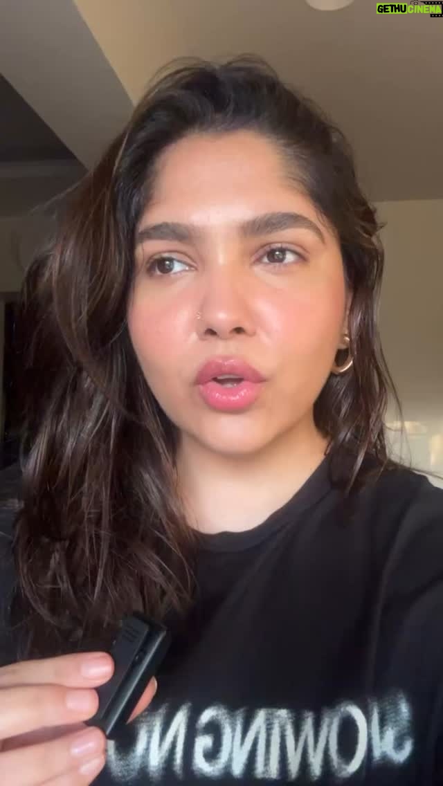 Vagmita Jiji - 427.2K Likes - PMS is over and hair is hairing today 👀💅🏼

#bestfriend #bestie #bestfriendsforever #bff #girls #relatable #indianreels #indianmemes #indianmemesdaily #hindi #friendship