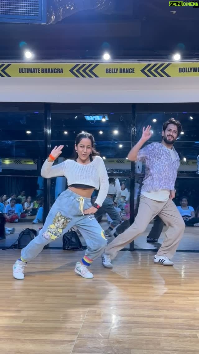 Vaidehi - 8.4K Likes - OHH SONI SONI❤️ @rohitsaraf @darshanravaldz ✨ dancing with @gaurav.thukral bhaiya🫶 love this one
🧠 @gaurav.thukral bhaiya🫶
#sonisoni #ishqvishkrebound #rohitsaraf #reels #trending #viral #fypシ #explore #vaidehi_theperformer
