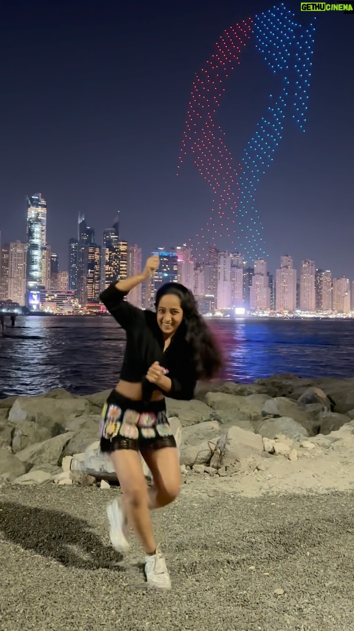 Vaidehi - 19.9K Likes - NAIN MATAKKA IN DUBAII WITH THE DRONE SHOW🔥❤️ @varundvn @keerthysureshofficial @diljitdosanjh @dhee___ @zeemusiccompany 💕
•
#nainmatakka #babyjohn #varundhawan #keerthysuresh #reels #viral #fypシ #explore #droneshow #vaidehi_theperformer