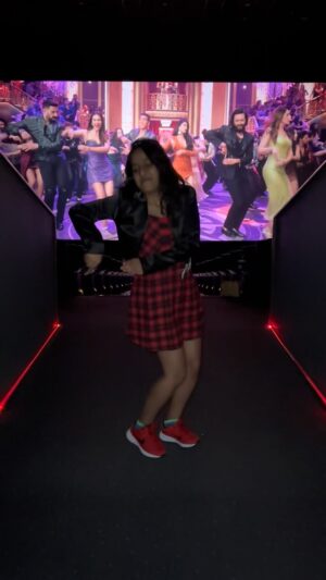 Vaidehi Instagram - Watched housefull 5A & 5B🔥❤️ WHAT A ROLLERCOASTER OF FUN & LAUGHTER😆 The climax for both movies is amazinggg🙌
•
@jacquelienefernandez maam u were amazingg🫶 & @akshaykumar sir u were supper hilarious🔥
•
#laalpari #housefull5 #jacquelinefernandez #akshaykumar #reels #trending #viral #fypシ #explore #vaidehi_theperformer