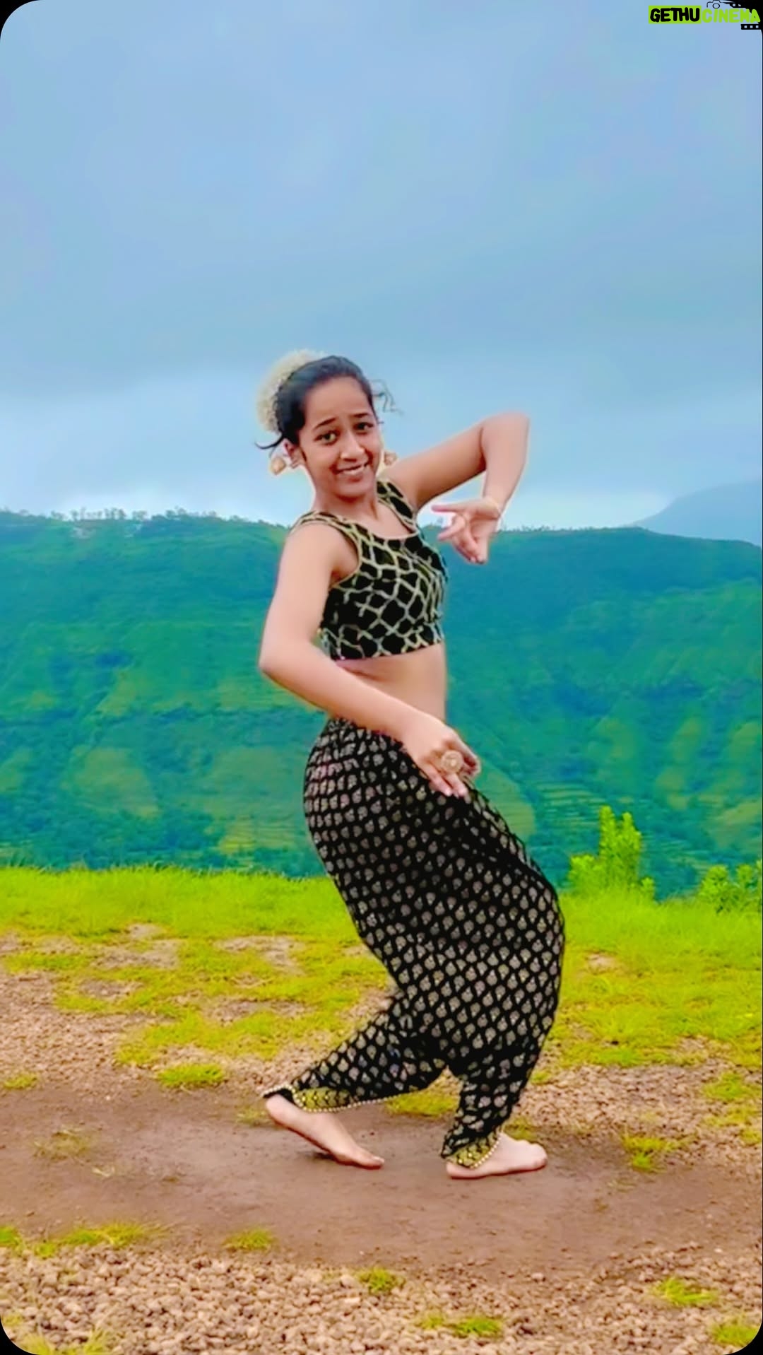Vaidehi - 10.7K Likes - AFTER THE SPICY ALOO CHAT, LETS HAVE SOME DESI TADKA🔥😍
•
#afterhours #pune #reels #explore #beauty #trending #viral #vaidehi_theperformer