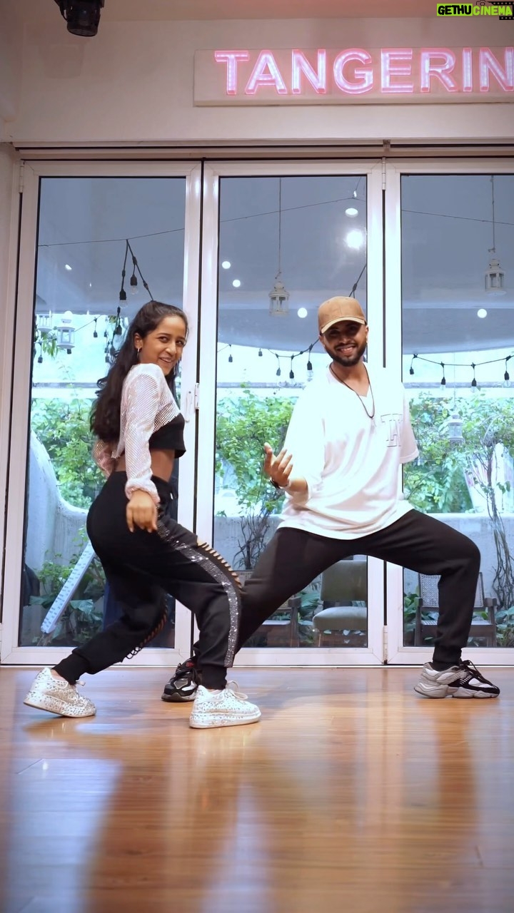 Vaidehi - 33.1K Likes - Teaching This Choreo On This Sunday At @tangerineartsstudio ⚡️

💥- @vaidehi_theperformer 

21st July 2024 
🎵- Buzz Workshop
📍- @tangerineartsstudio 
⏱️- 5Pm To 7Pm

For Details Dm - 8530001276/ @tangerineartsstudio 

#tejworkshops #tangerinestudio #dance #buzz #workshop #explore