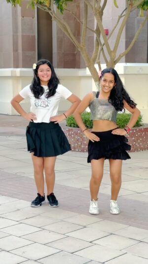 Vaidehi Instagram - O mere sona re🌸🦋
•
#meresonare #reels #trending #friends #sisters #fypシ #viral #vaidehi_theperformer