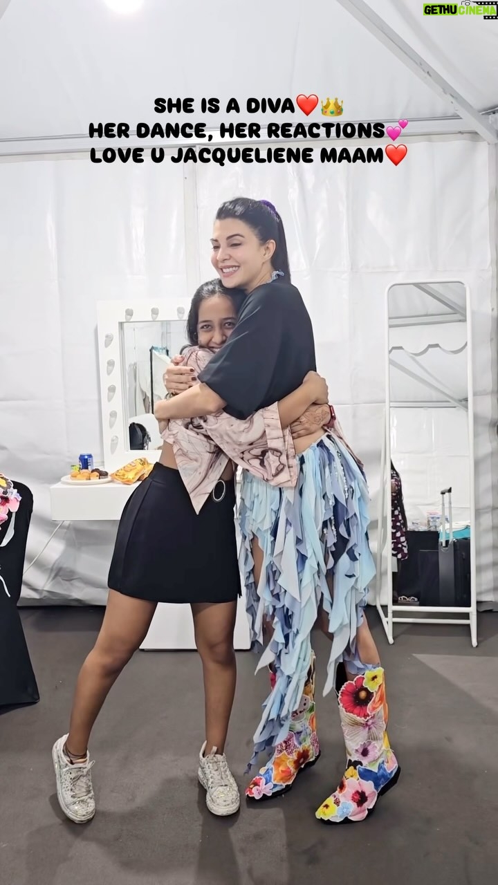 Vaidehi - 120.8K Likes - YIMMY YIMMY WITH NONE OTHER THAN THE DIVA HERSELF @jacquelienefernandez MAAM❤️❤️ You are Such an Amazing, Talented, Sweetest, Most Humble and GORGEOUS person I’ve ever met✨💕 HAD A GREAT TIME PERFORMING WITH YOU, Hope to see u super soonnn maam💕
•
🧠 @piyush_bhagat sirr @shaziasamji maam, the most special video on this choreo, although it’s my 5th one😆❤️ LOVE U BOTHH✨
•
#yimmyyimmy #jacquelinefernandez #piyushshazia #instantbollywood #explore #trending #viral #fypシ #vaidehi_theperformer