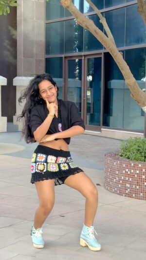 Vaidehi Instagram - SHAKY SHAKY🔥 @sanjurathod07 sirr… this song is a vibee💗
@isha__malviya pretty dii✨
#shakyshaky #sanjurathod #ishamalviya #reels #viral #fypシ #explore #vaidehi_theperformer