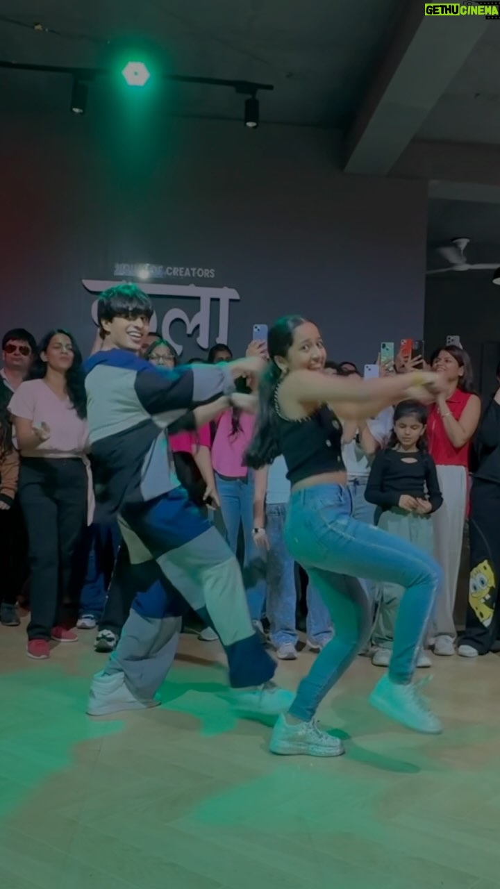 Vaidehi - 12.2K Likes - DIL DING DONG DING DOLEEE🔥 Power packed performance with @aadilkhann sirr🔥❤️
•
🧠 @aadilkhann sirr🔥
📍 @qalastudioss ✨
•
#dingdong #reels #trending #viral #fypシ #explore #aadilkhann #vaidehi_theperformer