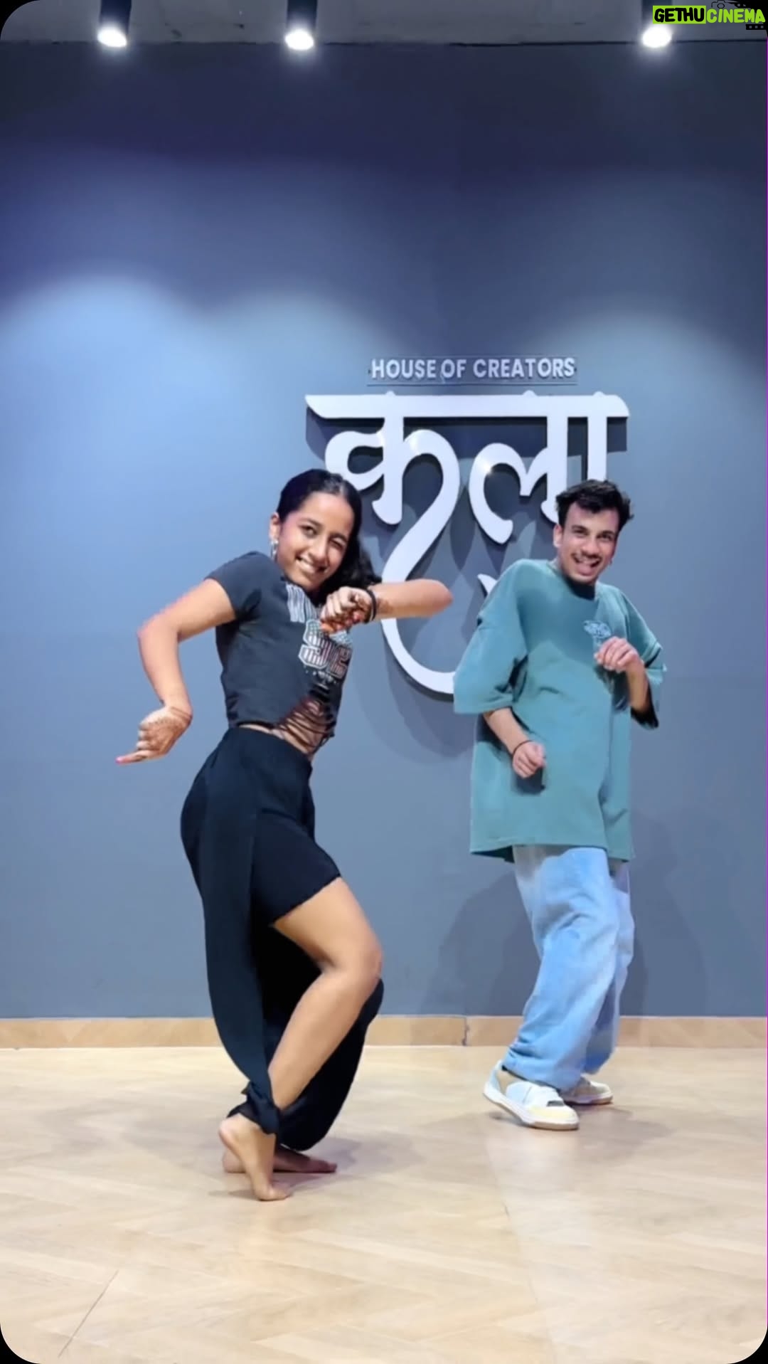 Vaidehi - 12.2K Likes - TARAS NI AAYA TUJHKO✨🔥
•
Literal meaning of “WHEN THE CHEERS ARE LOUDER THAN THE MUSIC ITSELF”😆🙏
🧠 @sagar_chand78 bhaiyaaaaa🫶
📍 @qalastudioss 🫶
🎥 @_avnisinghalofficial 🫶
•
@sharvari @vijayganguly @maddockfilms @verma.abhay_ 🫶
•
#tara #munjya #reels #trending #viral #explore #workshops #vibes #vaidehi_theperformer