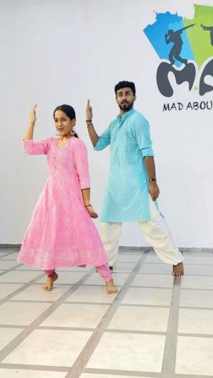 Vaidehi Instagram - TERE HAWALE KAR DIYAAA✨✨
•
Was waiting for sooo long to perform on this choreo & FINALLY did it with @alexander_noel_janam bhaiyaaa in DUBAI 🫶🫶FULL FEELS❤️ U bring MAGIC IN EVERY CHOREO BHAIYA 🪄 See you soon 🫶
•
🧠 @alexander_noel_janam bhaiya🫶
📍 @madaboutdancedubai 🫶
🎥 @swagger_bist bhaiya 🫶
•
#terehawale #laalsinghchaddha #kareenakapoor #amirkhan #alexandernoelchoreography #dubai #workshop #vaidehi_theperformer