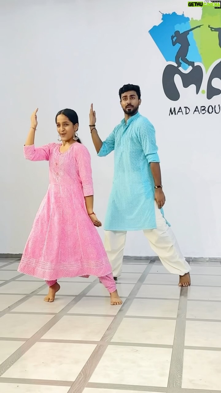 Vaidehi - 23.1K Likes - TERE HAWALE KAR DIYAAA✨✨
•
Was waiting for sooo long to perform on this choreo & FINALLY did it with @alexander_noel_janam bhaiyaaa in DUBAI 🫶🫶FULL FEELS❤️ U bring MAGIC IN EVERY CHOREO BHAIYA 🪄 See you soon 🫶
•
🧠 @alexander_noel_janam bhaiya🫶
📍 @madaboutdancedubai 🫶
🎥 @swagger_bist bhaiya 🫶
•
#terehawale #laalsinghchaddha #kareenakapoor #amirkhan #alexandernoelchoreography #dubai #workshop #vaidehi_theperformer
