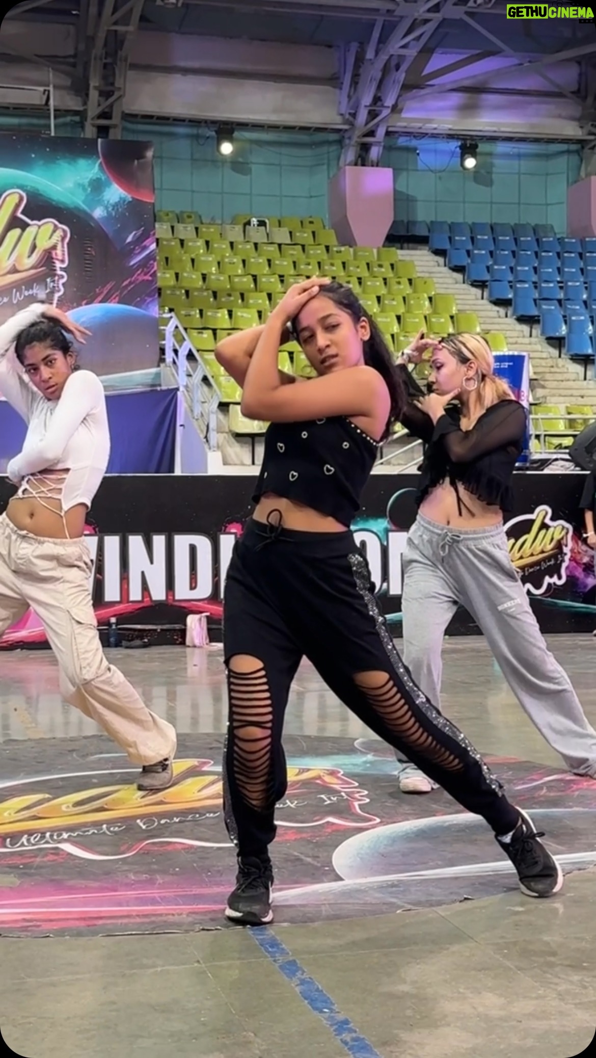 Vaidehi - 7.5K Likes - MOVE YOUR BODY✨❤️
•
🧠 @anasua.chowdhury diii🫶🫶 love thissss too muchhh🫶
📍 @udwindia 🫶
•
#moveyourbody #udw #camp #vibes #waacking #reels #trending #viral #explore #vaidehi_theperformer