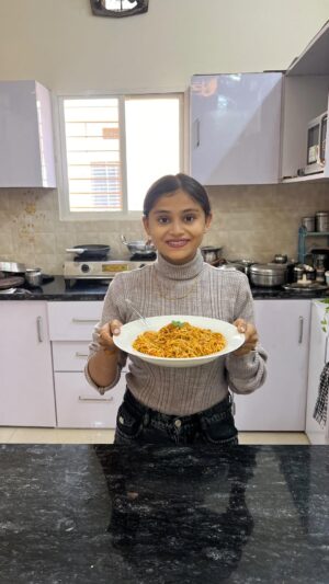 Vaidika laddha Instagram - Tomato chilli Maggi😋💗
~ 2 small tomatoes
•Roast them on stove until they get grilled & remove its skin .
~ 4-5 Garlic
~ 2-3 Soaked Kashmiri chillies
• Blend them all in a fine paste.
~ Oil
~ Chopped onions
~ chopped tomatoes
•Add purée in to the pan & cook it until oil gets separated.
~ Maggi
~ salt
~Red chilli powder
~ peri peri masala
~ Oregano
~ Chaat masala
• Add boiled Maggi to the gravy & mix it well.
• Serve it hot & garnish it with some coriander leaves.
Follow @eatandeatttttt for more such easy recipes.