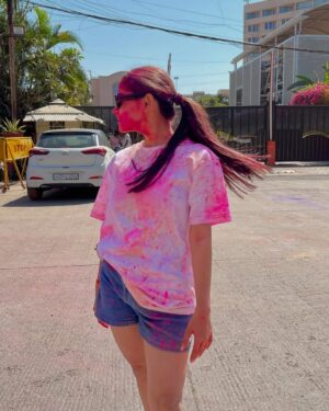 Vaidika laddha Instagram - Bura na maano Holi hai ❤️🎨🤍