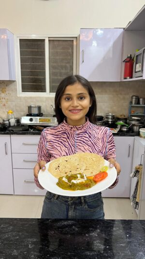 Vaidika laddha Instagram - Paneer Hyderabadi😋💗
~ 250 gms paneer
• Boil paneer for 2-3 minutes & then fry it in a hot oil until it becomes golden brown in colour.
•Now cut them into pieces.
For puree:
~Oil
~ 2 roughly chopped Onion
~7-8 Garlic
~ 2 Green Chilli
~2 roughly chopped tomatoes
~Coriander
~Spinach
~Salt
~Water - 2 tsp
• Cook it until it become soft & mushy & then grind it in a fine paste.
~ Oil
~ 1 tbsp jeera
~ Garlic
~ Bay leaf
~ Sukhi red chilli
~ 1/2 tbsp mustard seeds
• Add puree to the oil & cook it until it separates oil.
~Salt
~ 1/2 tbsp turmeric powder
~ 1 tbsp red chilli powder
~ 1/2 tbsp Aamchur powder
~ 1/2 tbsp coriander powder
~ 1/4 th tbsp garam masala
~ 1 tbsp kitchen king masala
• Add masala’s to it & Cook it for more some minutes.
~ 1/2 cup of fresh cream
For tadka :
~ Oil
~ 1 tbsp red chilli powder
• Add tadka & mix it well , garnish it with some more cream & tadka
•Serve it hot with any bread or chapattis.
Follow @eatandeatttttt for more such easy recipes.