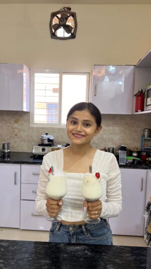 Vaidika laddha Instagram - Sitaphal Mastani😋💗
For ice cream :
~ 4-5 Sitaphal/ Custard Apple
• Use chopper to mash the pulp until it becomes smooth.
For shake:
~ 2 cups full cream
~ 2-3 tbsp sugar
~ Vanilla essence
• Mix cream , sugar , some sitaphal pulp & vanilla essence in a mixer grinder.
•Mix everything well. Pour the mixture in bowl & garnish it with some berries.
•Refrigerate the bowl for atleast 6 hours.
~ 3 cups milk
~sitaphal pulp
~ sugar
• Grind it until it become smooth in texture.
~ Choco chips
~ Berries
•When serving, take a glass and layer some sitaphal pulp at the bottom along with small pieces of chocolate. •Pour the shake into the glass and top it with a scoop of ice cream.
•Garnish with more chocolate bites.
Your Mastani is now ready!
Follow @eatandeatttttt for more such easy recipes.