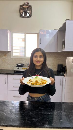 Vaidika laddha Instagram - Aata Pasta😋💗
~ Leftover Aata
~ Chopped Methi
~2 tbsp wheat flour
~Oil
• Make a dough & make a shape as shown in the video.
• Now boil them in hot water for 5-7 minutes .
~ Oil
~ Chopped garlic
~ 1 cup chopped onions
~1 cup chopped tomatoes
~Salt
~ 1 tbsp red chilli powder
~ 1 tbsp peri peri masala
~ 1 tbsp oregano
~ Maggi masala
~ 1/2 tbsp turmeric powder
~1 tbsp tomato ketchup
~ 1/2 cup leftover pasta water
•Add cooked pasta & mix it well .
• Garnish it with some cheese & coriander leaves & enjoy.
Follow @eatandeatttttt for more such easy recipes.