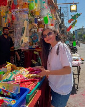 Vaidika laddha Instagram - Bura na maano Holi hai ❤️🎨🤍