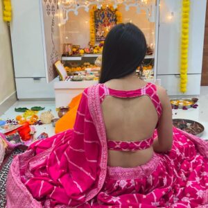 Vaidika laddha Instagram - शुभ दीपावाली 🪔 ✨
.
.
Ps: There is surprise for y’all in 5th slide🥹🙈