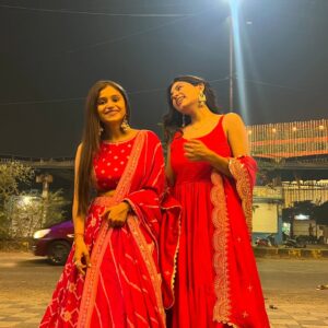 Vaidika laddha Instagram - शुभ दीपावाली 🪔 ✨
.
.
Ps: There is surprise for y’all in 5th slide🥹🙈