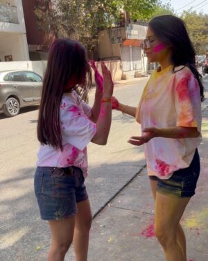 Vaidika laddha Instagram - Bura na maano Holi hai ❤️🎨🤍