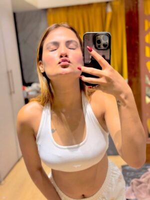 Vaishali Chaudhary Khutail Instagram - Fake people dress rich, talk big, and give nothing 🥂