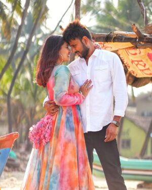 Vaishnavi Naik Instagram - Cheers to 6 years of Togetherness my Love🥂 Happy Wedding Anniversary to Us..♥️
Outfit @idaho_o
PC 📸 @kunalfilms_
#anniversary #6th #togetherness #happy #blessed #thankful #cheers #ronavi #beingnavi ✨