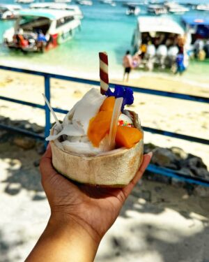 Vaishnavi Naik Instagram - All I need is a dose of Vitamin sea 😀🏖️🌊☀️
#beachbaby #travel #memories #phiphiisland #mayabay #phuket #beingnavi ✨