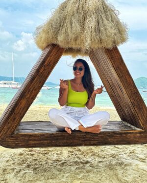 Vaishnavi Naik Instagram - Love is a Food of Life..!!😍
Travel is a Dessert..😋🫶🏻
#travel #memories #beachday #happyme #vacation #phuket #ronavi #beingnavi ✨