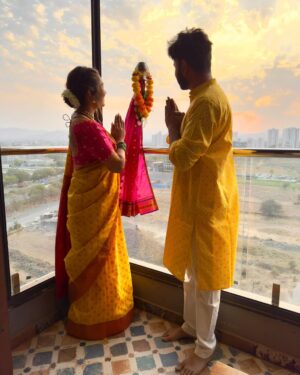 Vaishnavi Naik Instagram - First Gudhi Padwa at New Home♥️
सर्वांना गुढी पाडव्याच्या हार्दिक शुभेच्छा..!!💐🙏🏻
Wishing you all a very happy new year✨
#gudhipadwa2024 #happygudhipadwa #blessed #thankful #happy #newhome #ronavi #beingnavi ✨