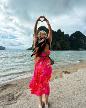 Vaishnavi Naik Instagram - Tell me, Where you travelling next?? 😍🧳✈️
#travel #destination #krabi #memories #bestdays #friends #ronavi #beingnavi ✨