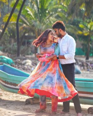 Vaishnavi Naik Instagram - Cheers to 6 years of Togetherness my Love🥂 Happy Wedding Anniversary to Us..♥️
Outfit @idaho_o
PC 📸 @kunalfilms_
#anniversary #6th #togetherness #happy #blessed #thankful #cheers #ronavi #beingnavi ✨