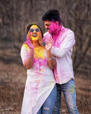 Vaishnavi Naik Instagram - May this Festival of Colours bring Happiness & Prosperity in your life..😃
Happy Holi to you & your Family🙏🏻
#holi2023 #happyholi #colours #blessed #ronavi #beingnavi ✨