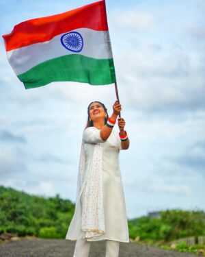 Vaishnavi Naik Instagram - 75 years Completed ✨
Happy Independence Day!!🇮🇳✨
ना पूछो जमाने से क्या हमारी कहानी है,
हमारी पहाचान तो बस इतनी है के हम हिंदुस्तानी है|🇮🇳
Proud to be Indian. Proud of our Soldiers & Freedom fighters 🙏
#happyindependenceday #75thindependanceday #harghartiranga #proudtobeindian #blessed #beingnavi ✨