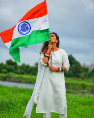Vaishnavi Naik Instagram - 75 years Completed ✨
Happy Independence Day!!🇮🇳✨
ना पूछो जमाने से क्या हमारी कहानी है,
हमारी पहाचान तो बस इतनी है के हम हिंदुस्तानी है|🇮🇳
Proud to be Indian. Proud of our Soldiers & Freedom fighters 🙏
#happyindependenceday #75thindependanceday #harghartiranga #proudtobeindian #blessed #beingnavi ✨