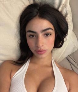 Actress Valentina Buzzurro HD Photos and Wallpapers July 2024