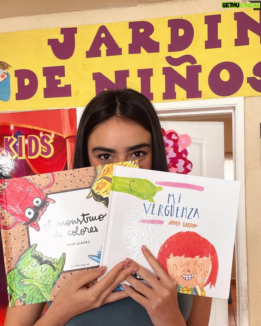 Valentina Buzzurro - 32.2K Likes - Hoy cumplí un sueño de mi lista de sueños donde hay de todo un poco… y era leerle a muchos niños! Les leí a los niños de preescolar y a los de sexto de primaria mis dos libros infantiles favoritos, me puse muuuy nerviosa pero como siempre los niños te abrazan y te hacen la más feliz del mundo…. En fin check!!!!! 💕💕💕