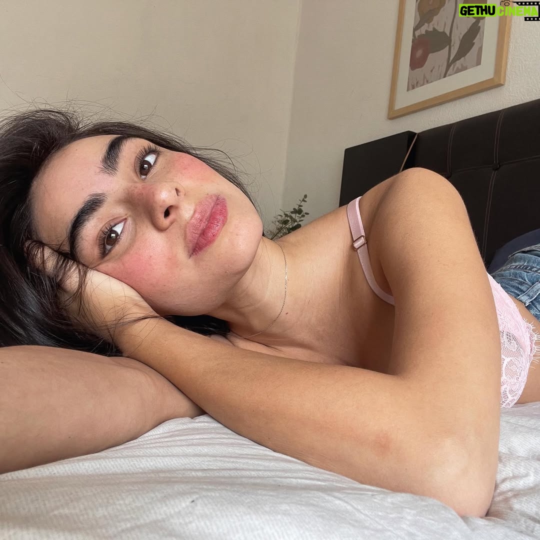 Valentina Buzzurro - 34.8K Likes - 🌸💘🩷💕💐🌈🌼