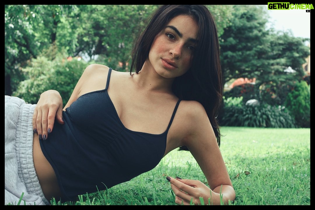 Valentina Buzzurro - 27.1K Likes - 💚.