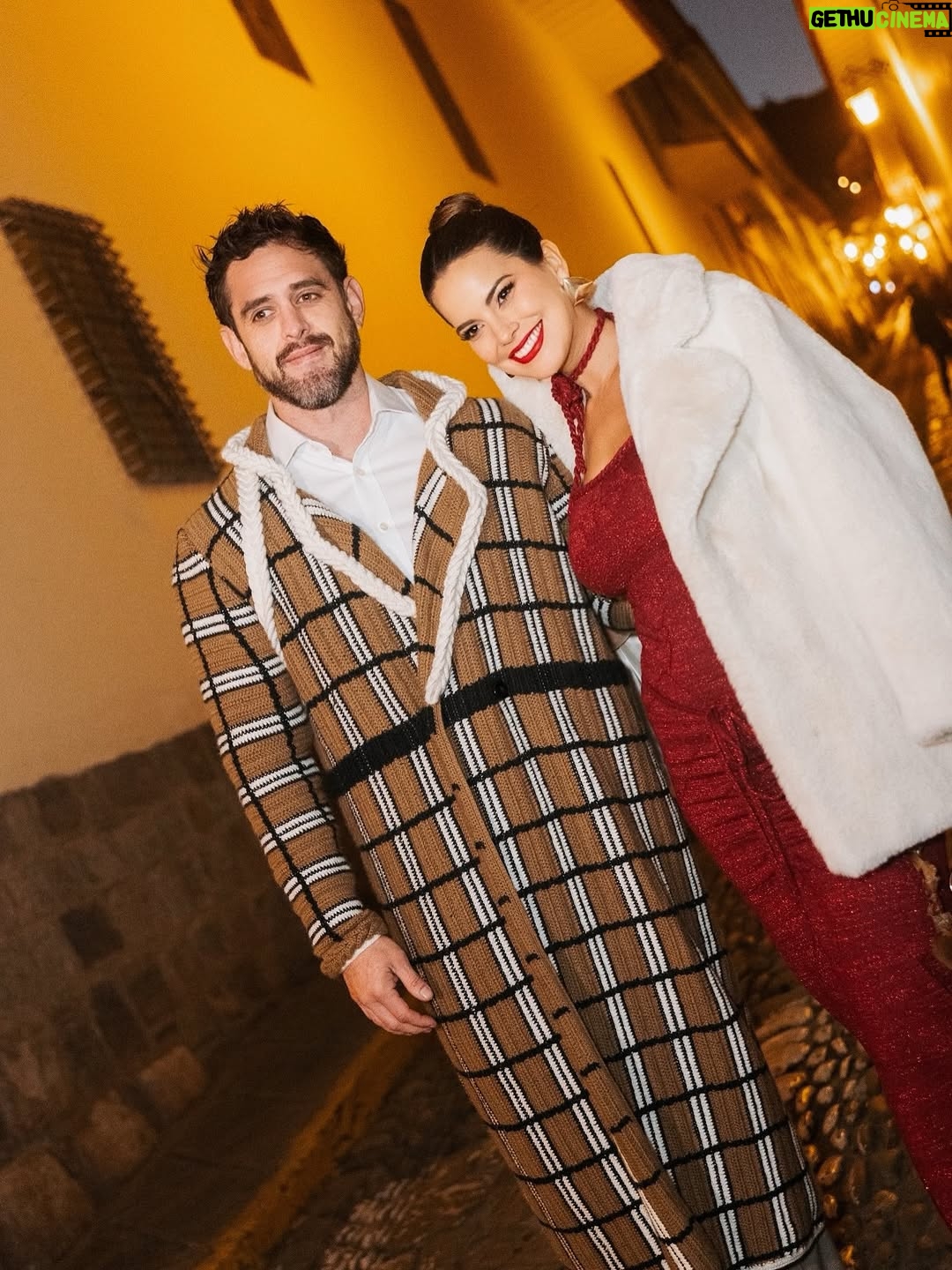 Valeria Piazza - 8.3K Likes - Alta moda Cusco 2025 ♥️
Nos pusimos elegantes para celebrar los 25 años de trayectoria de @sergiodaviladesign 

Nunca antes visto matching looks con Pierre 🤭, con looks de alpaca hechos por artesanos peruanos diseñados por Sergio Dávila 🫶🏻📸 @javicho.rivero / @arianne_strobach #style #peru #cusco