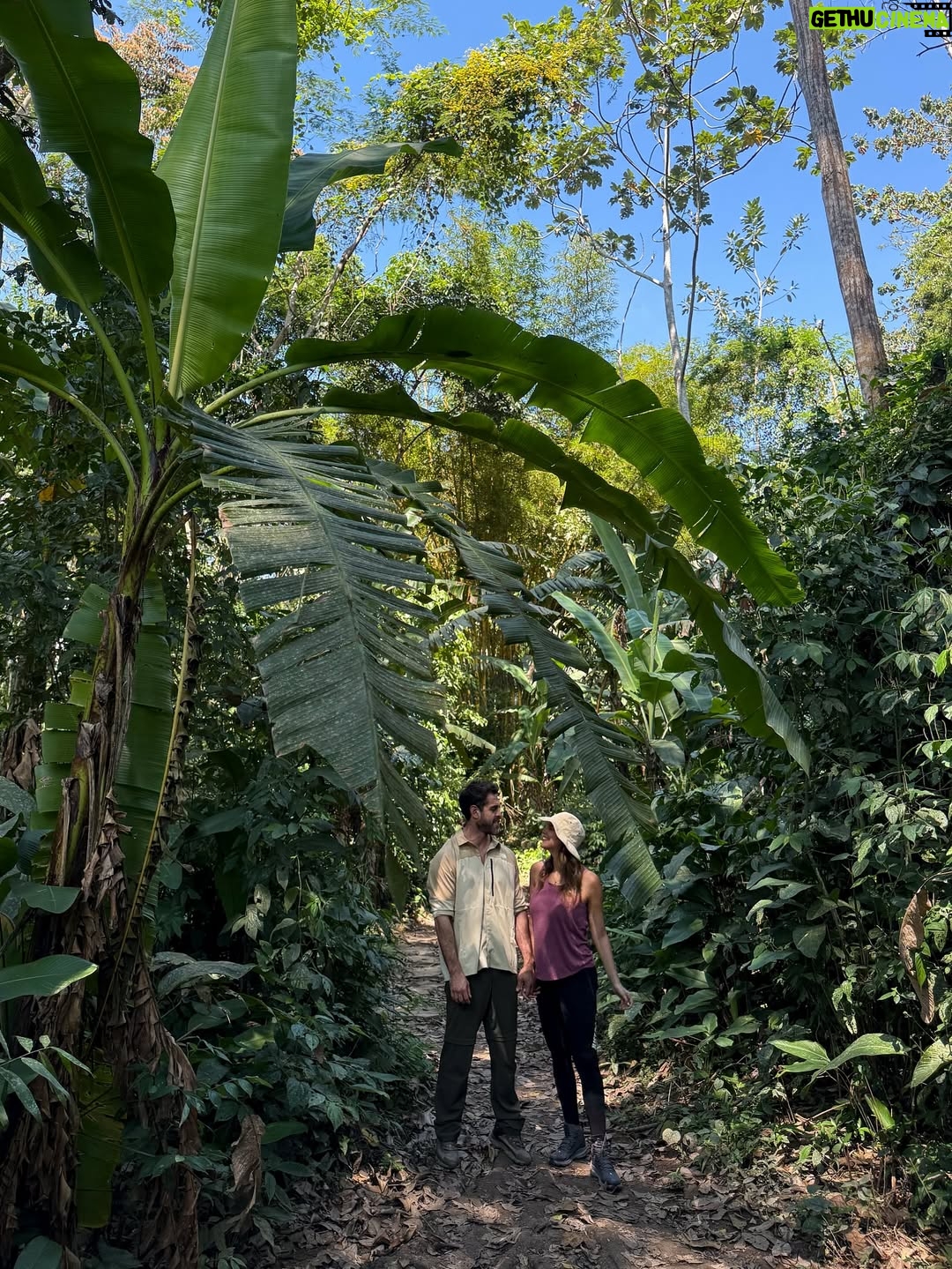 Valeria Piazza - 7.8K Likes - Con mi esposo en Madre de Dios ♥️ conociendo este centro de investigación, rescate, rehabilitación y liberación de animalitos victimas del tráfico de fauna silvestre! 

Es mágico ver como personas de buen corazón les dedican su vida y con mucho esfuerzo puedan tener la segunda oportunidad que ellos merecen para volver a su hogar 🌳🍃 Pd: las nutrias serán liberadas la próxima semana 🥺🫶🏻 @taricaya.eco.reserve @wwfperu