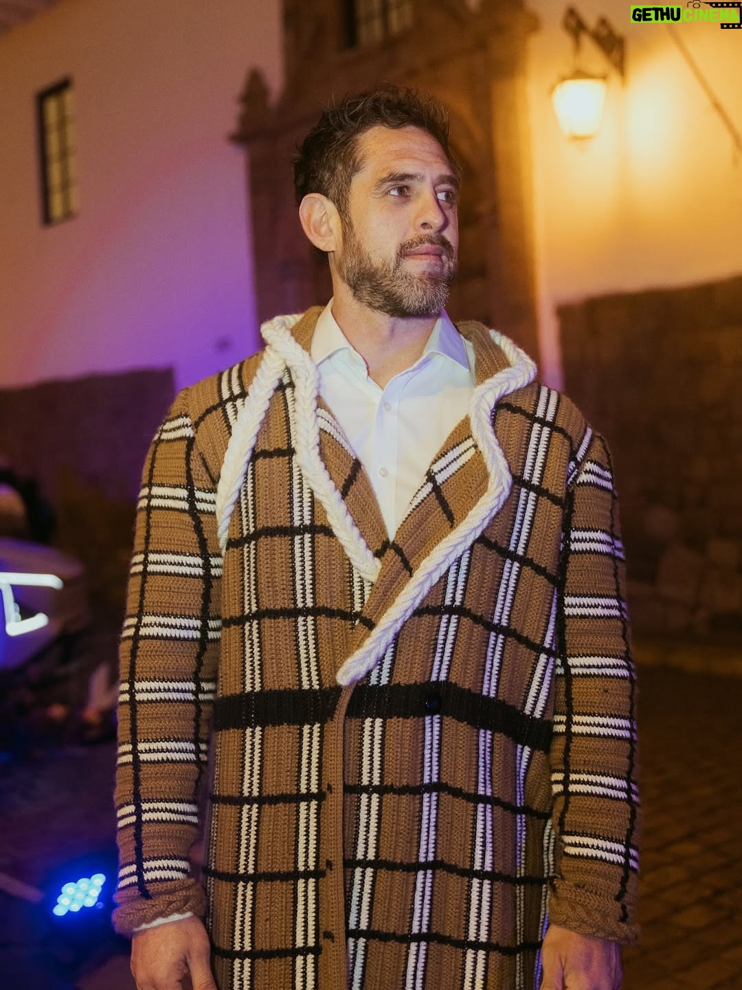 Valeria Piazza - 8.3K Likes - Alta moda Cusco 2025 ♥️
Nos pusimos elegantes para celebrar los 25 años de trayectoria de @sergiodaviladesign 

Nunca antes visto matching looks con Pierre 🤭, con looks de alpaca hechos por artesanos peruanos diseñados por Sergio Dávila 🫶🏻📸 @javicho.rivero / @arianne_strobach #style #peru #cusco