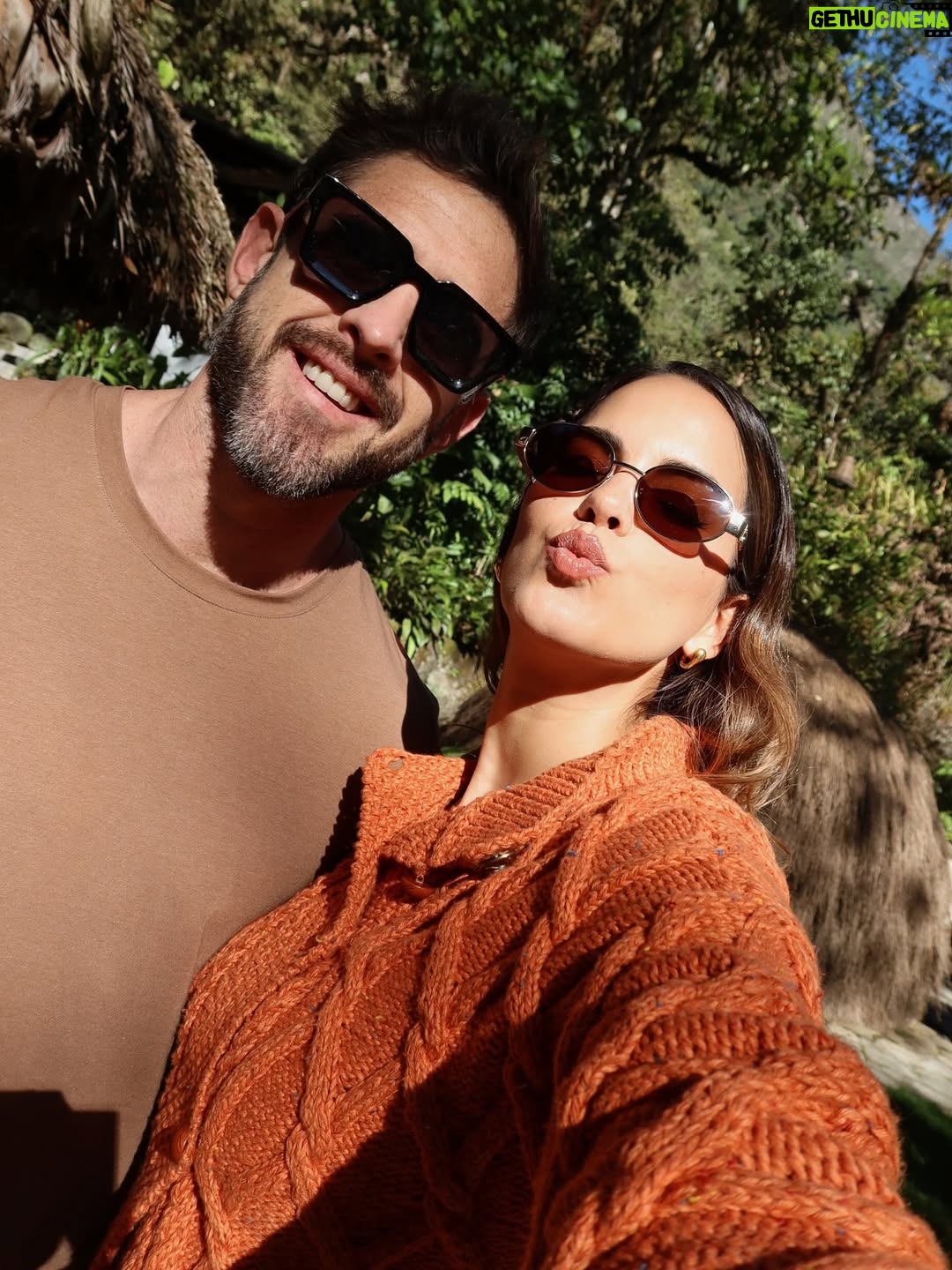 Valeria Piazza - 6.8K Likes - “Camino a Machu Picchu”
Celebrando el talento peruano para el mundo ♥️ 
Ha sido uno de los eventos más lindos a los que he ido! Una experiencia de alta costura sostenible, una verdadera obra de arte y un homenaje hermoso a nuestro país @sergiodaviladesign #AltaCostura #Peru #Cusco