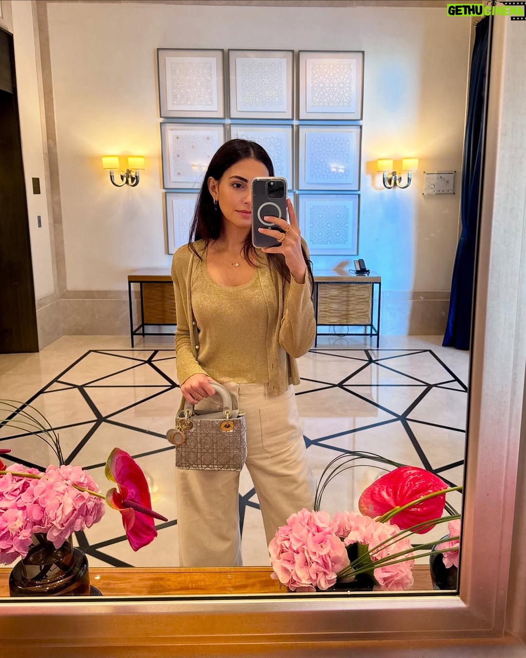 Valerie Abou Chacra - 70.4K Likes - My big girls ⭐️ #DiorOr @dior