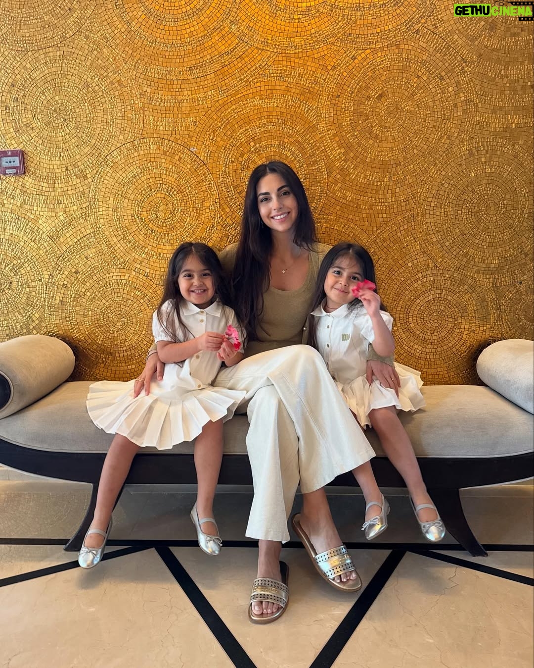 Valerie Abou Chacra - 70.4K Likes - My big girls ⭐️ #DiorOr @dior
