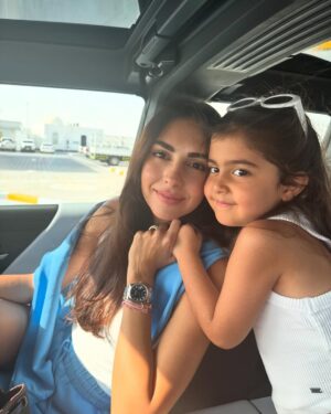 Valerie Abou Chacra Instagram - Fun weekend cruising with the fam š Thank you @gmcarabia #hummerev and @anantaraqasralsarab for the nice experience šŖ šļø š“
