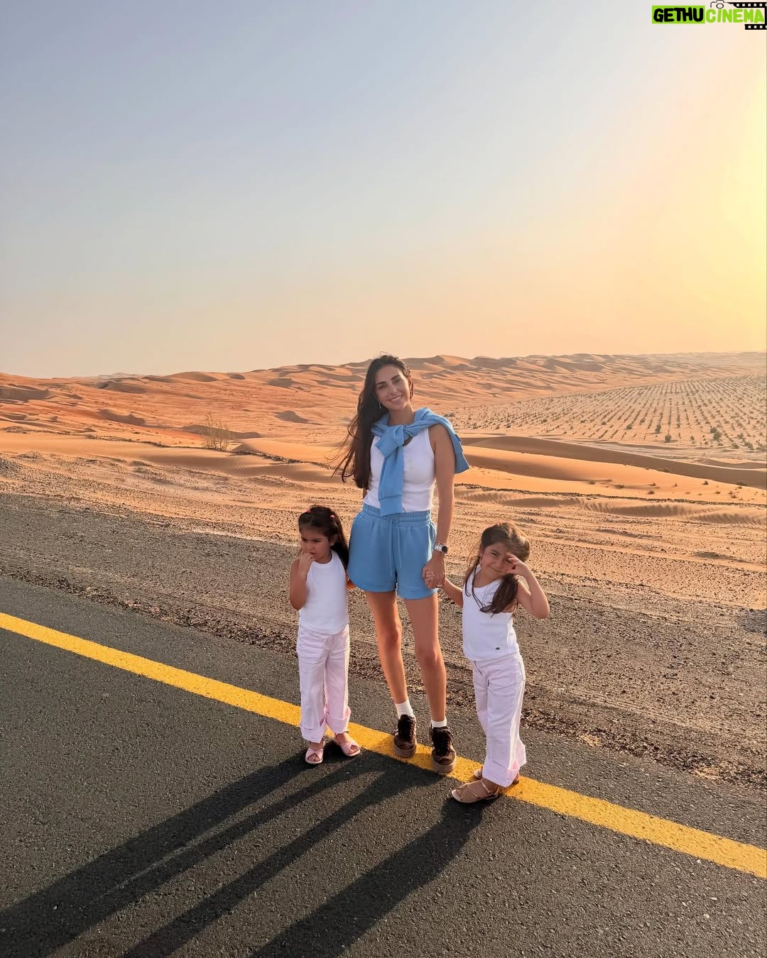 Valerie Abou Chacra - 28K Likes - Fun weekend cruising with the fam 😎 Thank you @gmcarabia #hummerev and @anantaraqasralsarab for the nice experience 🐪 🏜️ 🌴