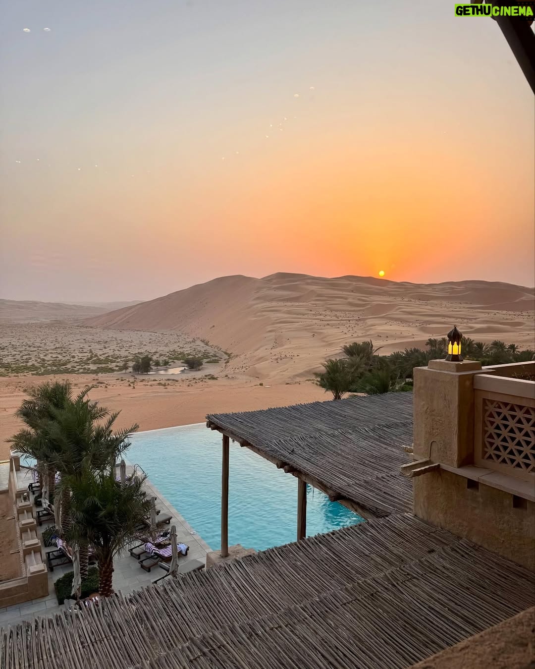 Valerie Abou Chacra - 28K Likes - Fun weekend cruising with the fam 😎 Thank you @gmcarabia #hummerev and @anantaraqasralsarab for the nice experience 🐪 🏜️ 🌴