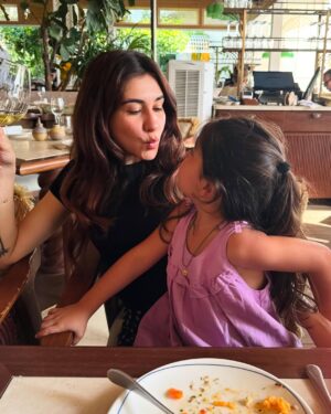 Valerie Abou Chacra Instagram - Spring break šøš¼ā±ļøāļøš¦©