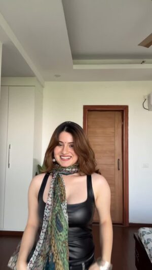 Vamakshi Magotra Instagram - Clumsy af