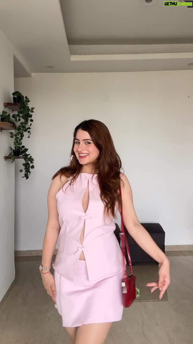 Vamakshi Magotra - 8.5K Likes - I’m a 🌸